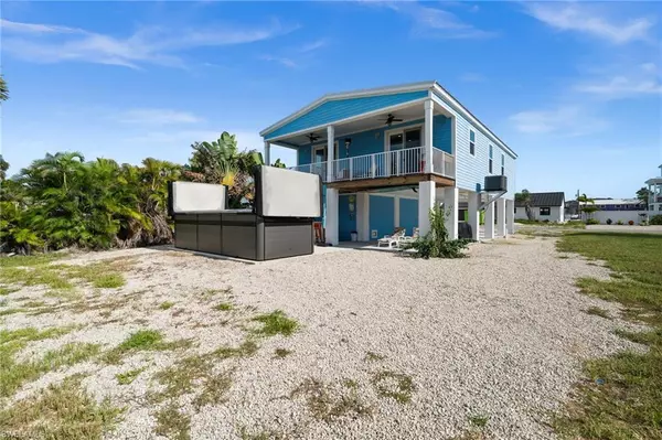 Fort Myers Beach, FL 33931,261 Donora BLVD