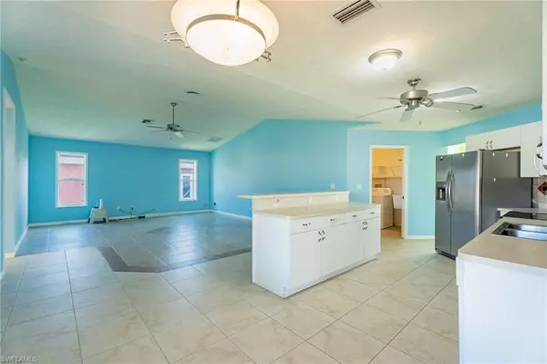 Cape Coral, FL 33990,824 SE 3rd PL