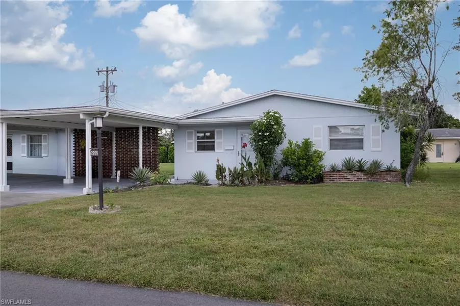 2205 Croton CT, Lehigh Acres, FL 33936