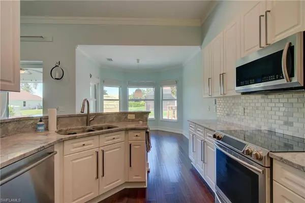 Cape Coral, FL 33991,402 SW 25th PL