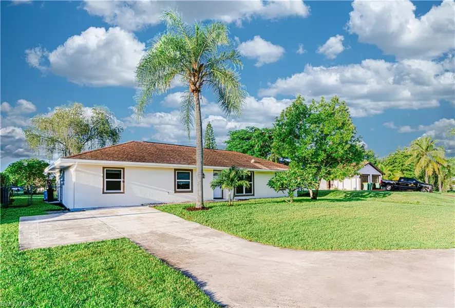 5442 29th PL SW, Naples, FL 34116