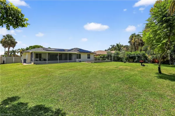 North Fort Myers, FL 33903,2096 Lochmoor CIR