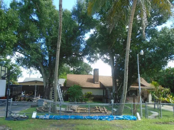 Fort Myers, FL 33905,355 Kingston DR S