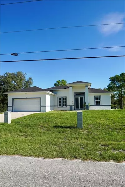 105 E 15TH ST, Lehigh Acres, FL 33972