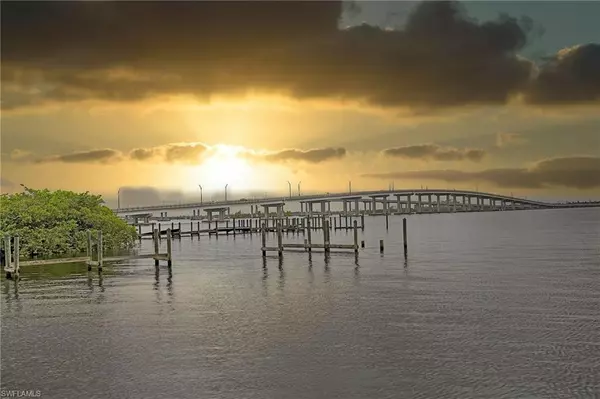 Fort Myers, FL 33901,2590 1st ST #105