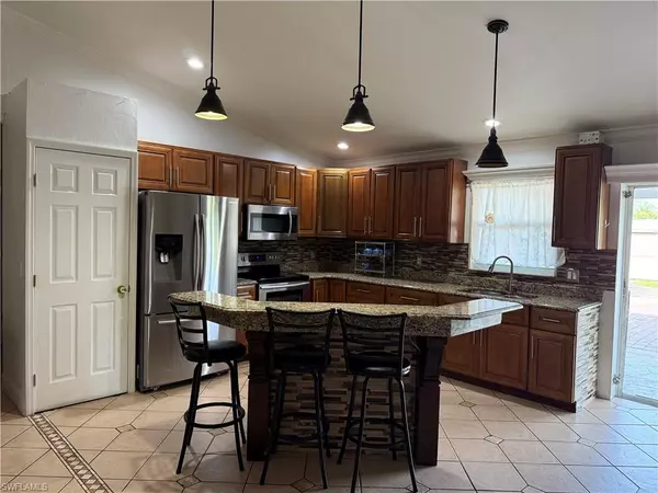 Bonita Springs, FL 34135,27120 Pinecrest LN