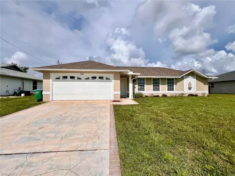 621 SW 10th PL, Cape Coral, FL 33991