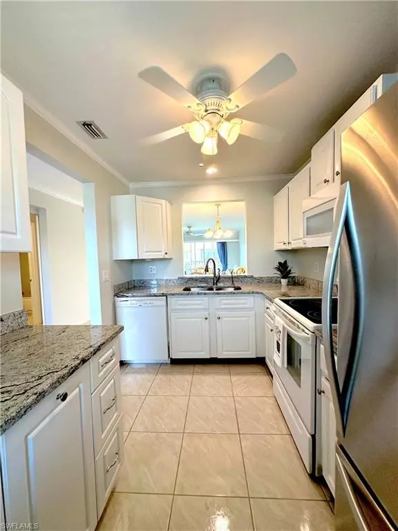 Fort Myers, FL 33919,6184 Michelle WAY #206