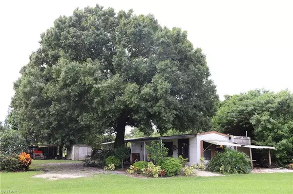 North Fort Myers, FL 33917,8286 McDaniel DR