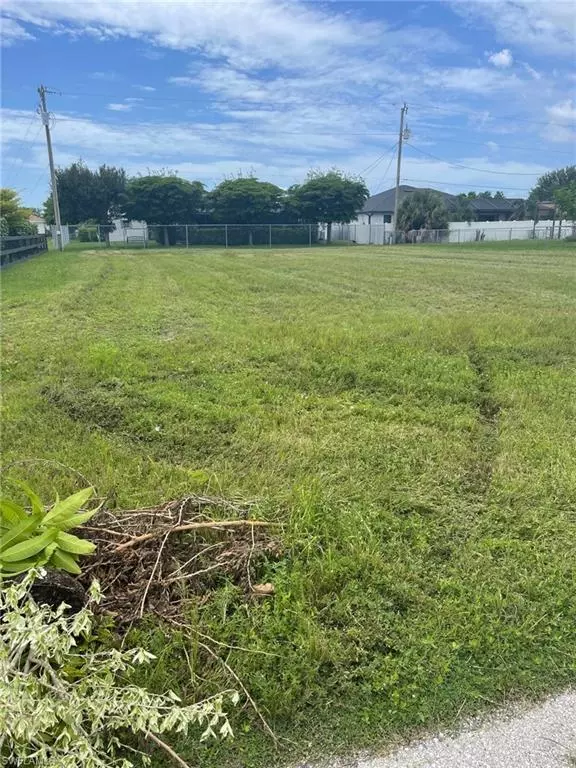 Cape Coral, FL 33914,914 SW 33rd TER