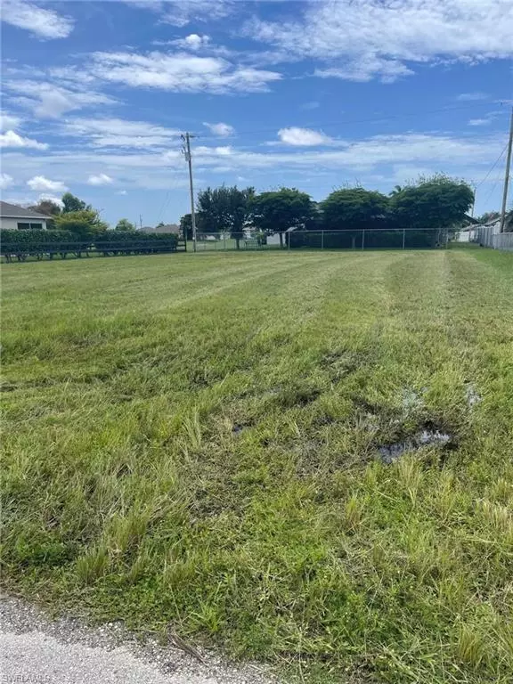 Cape Coral, FL 33914,914 SW 33rd TER