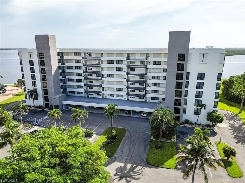 4253 Bay Beach LN #C3, Fort Myers Beach, FL 33931