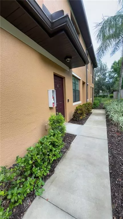 Estero, FL 33928,3702 Pino Vista WAY #4