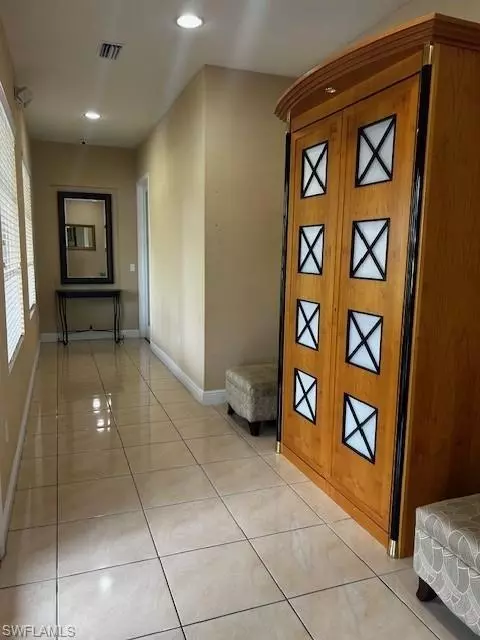 Cape Coral, FL 33991,618 SW 3rd ST #111