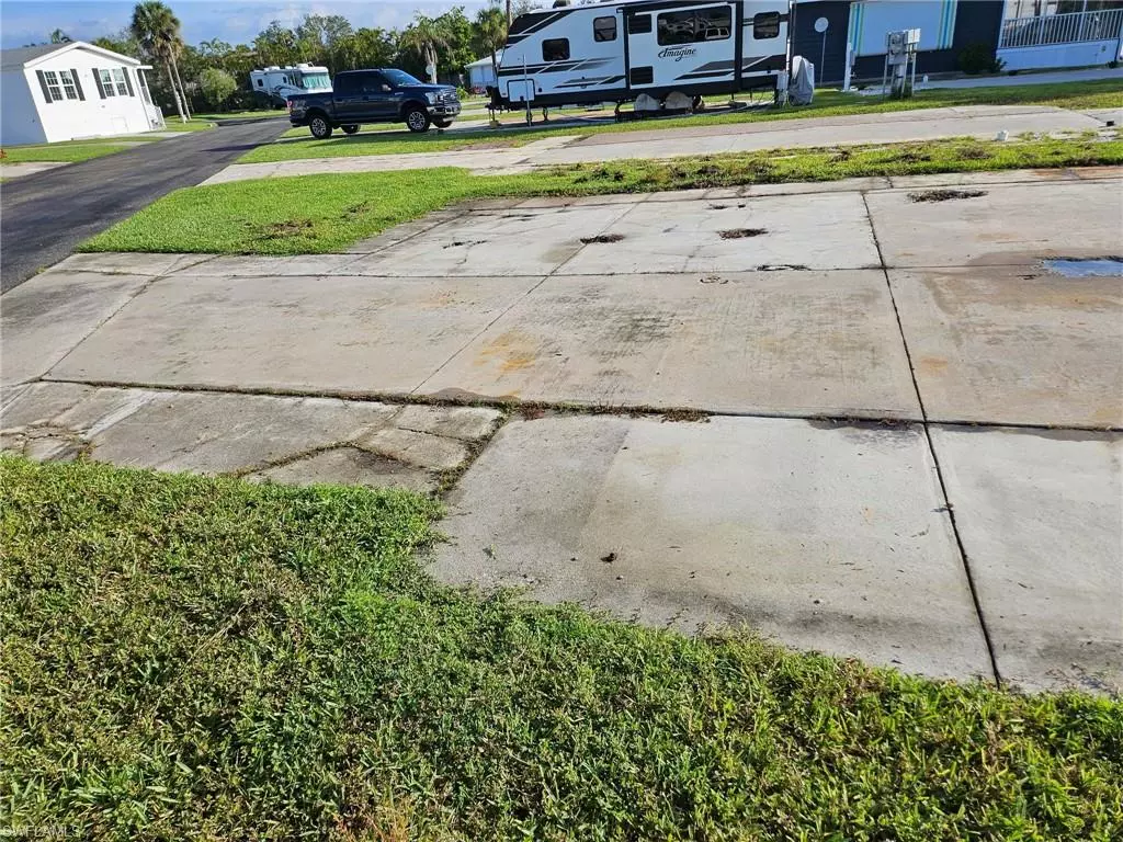 Fort Myers, FL 33908,19681 Summerlin # 212 RD