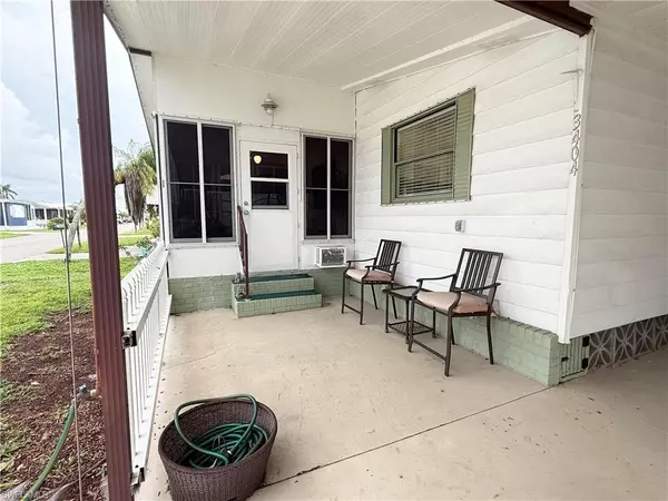 North Fort Myers, FL 33903,3404 Rainbow LN