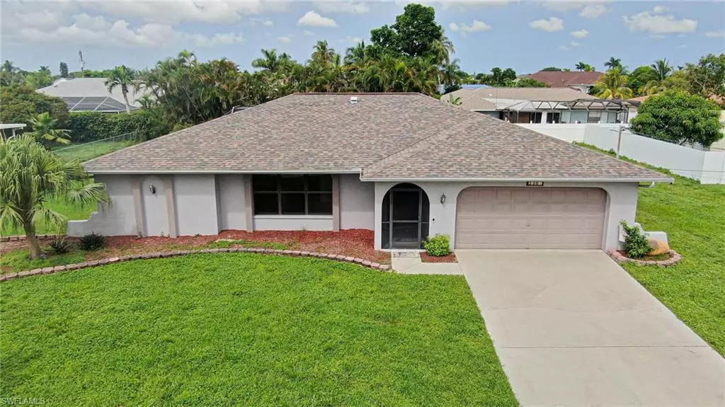 Cape Coral, FL 33990,236 SE 20th CT
