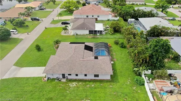 Cape Coral, FL 33990,236 SE 20th CT