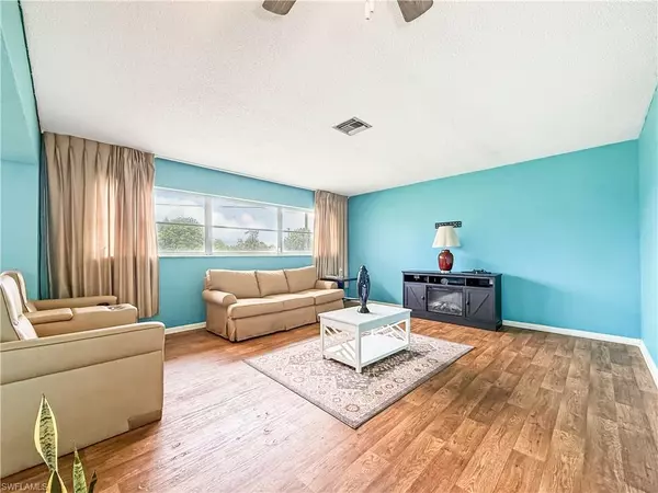 Lehigh Acres, FL 33936,218 Fireside CT