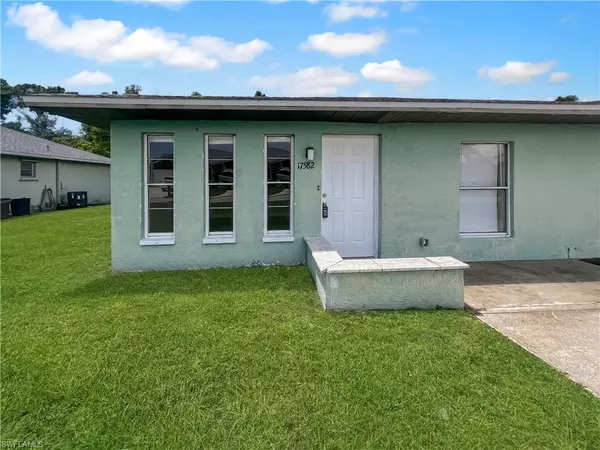 Fort Myers, FL 33967,17582 Cypress Point RD