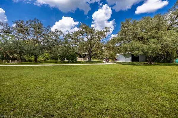 Alva, FL 33920,2391 Lippincott RD