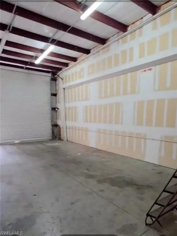 Fort Myers, FL 33916,3560 Work DR #B6