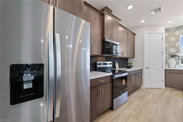 Fort Myers, FL 33908,8738 Lakefront CT