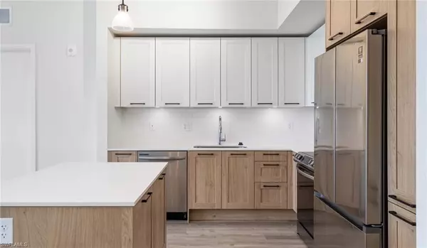 Estero, FL 33928,22980 Vista Edera CIR #1-411