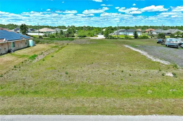 548 Windermere DR, Lehigh Acres, FL 33972