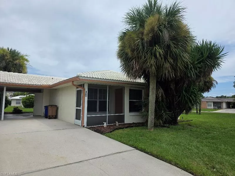 204 Oakmont PKWY, Lehigh Acres, FL 33936