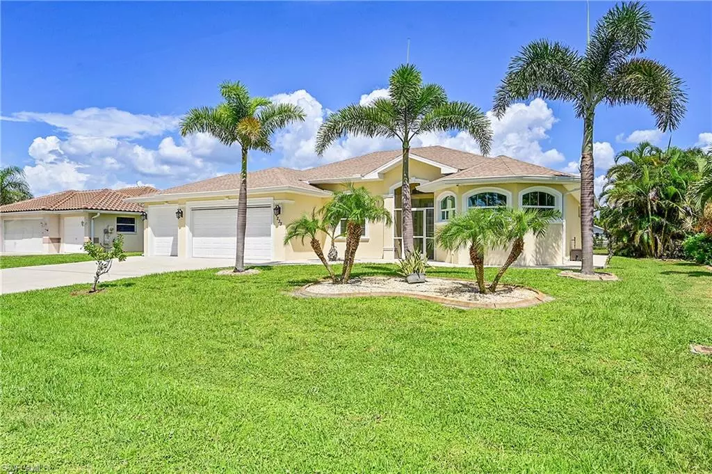 Rotonda West, FL 33947,233 Fairway RD