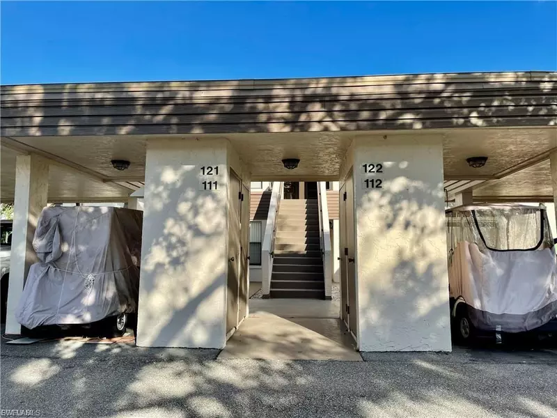5650 Trailwinds DR #122, Fort Myers, FL 33907
