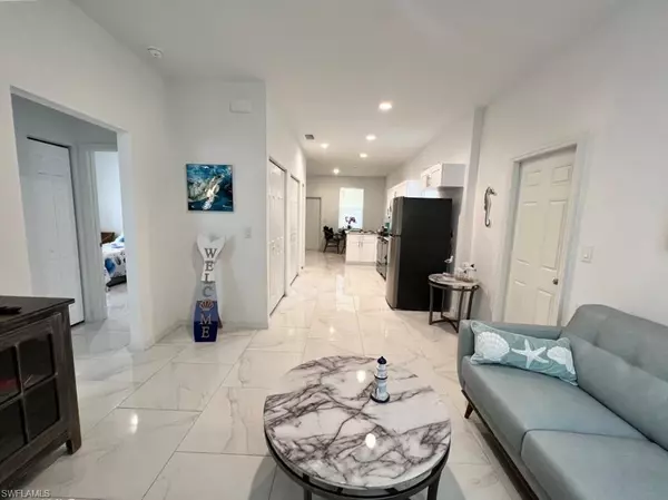 Lehigh Acres, FL 33972,512 WESTDALE AVE