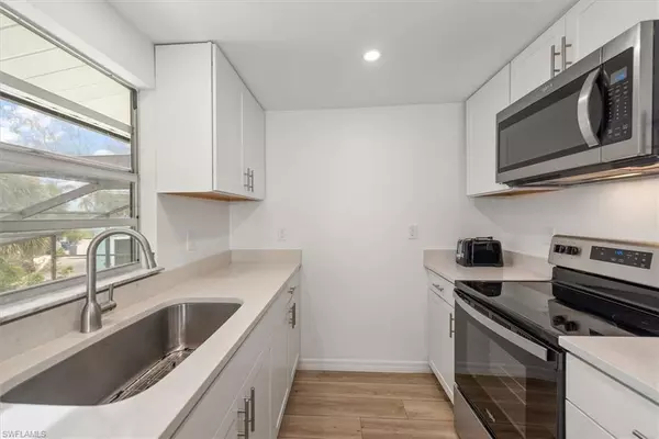 Fort Myers Beach, FL 33931,5481 Oak Ridge AVE