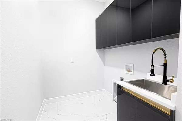 Lehigh Acres, FL 33971,821 Atherton AVE