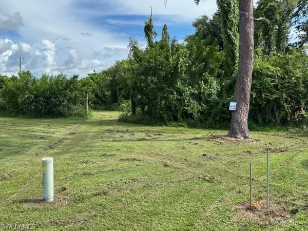 Cape Coral, FL 33993,842 Whispering Pines RD