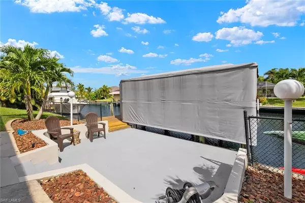 Cape Coral, FL 33990,2223 SE 10th LN