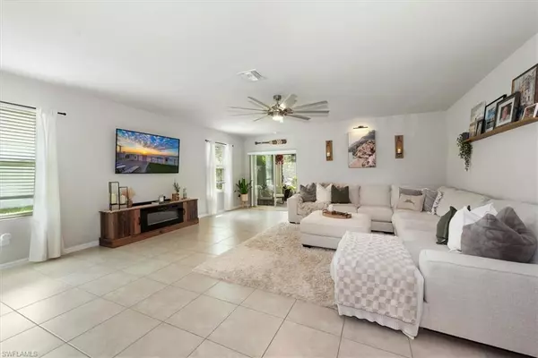North Fort Myers, FL 33917,8864 Cascade Price CIR