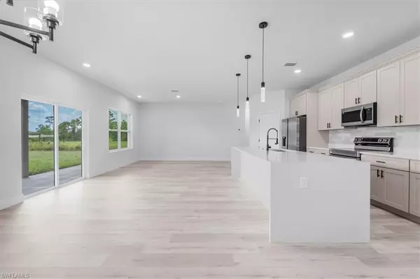 Sebring, FL 33872,6439 Columbus BLVD