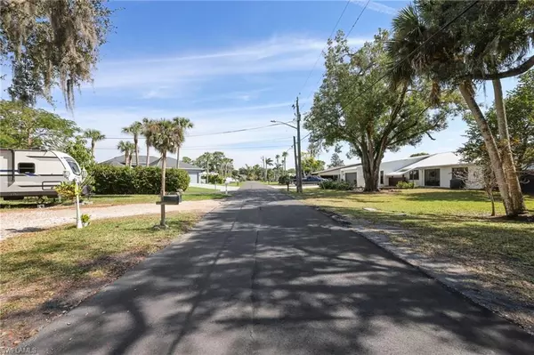 Fort Myers, FL 33905,13529 Island RD