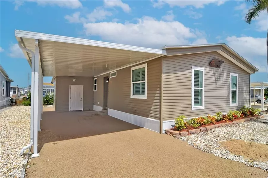3103 Harpoon LN, St. James City, FL 33956