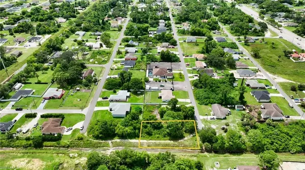 Lehigh Acres, FL 33971,3701 3rd ST W