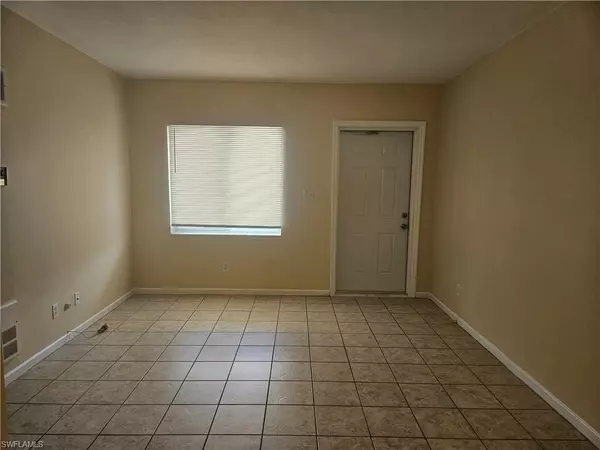 Fort Myers, FL 33901,2590 1st ST #206