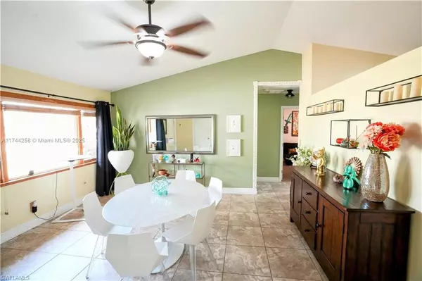 Cape Coral, FL 33990,2304 SE 8th TER