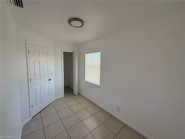 Fort Myers, FL 33908,11431 Char Ann DR #5