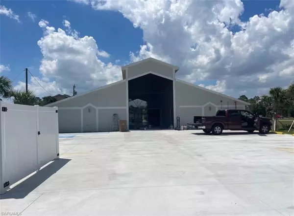 621 Joel BLVD, Lehigh Acres, FL 33936