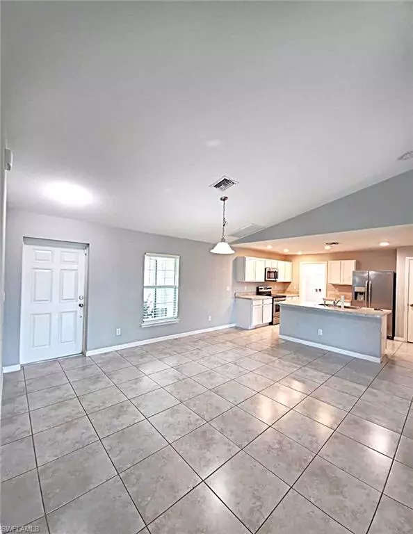Cape Coral, FL 33993,319 NW 21st ST