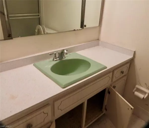 Fort Myers, FL 33919,1367 Bunker WAY