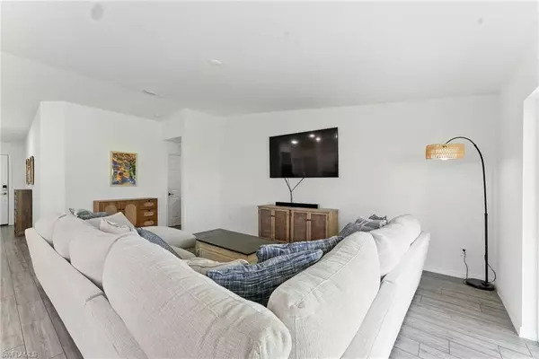 Cape Coral, FL 33993,936 NW 6th AVE