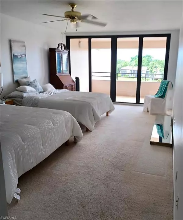 Fort Myers, FL 33919,5260 S Landings DR #405